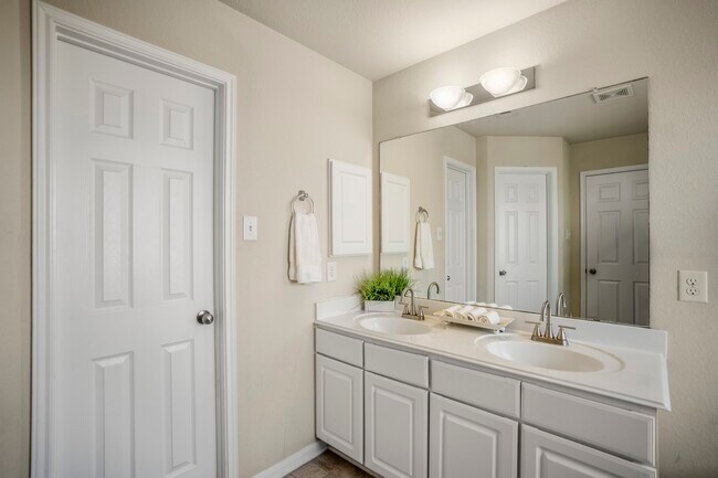 Building Photo - 14911 Calico Heights Ln