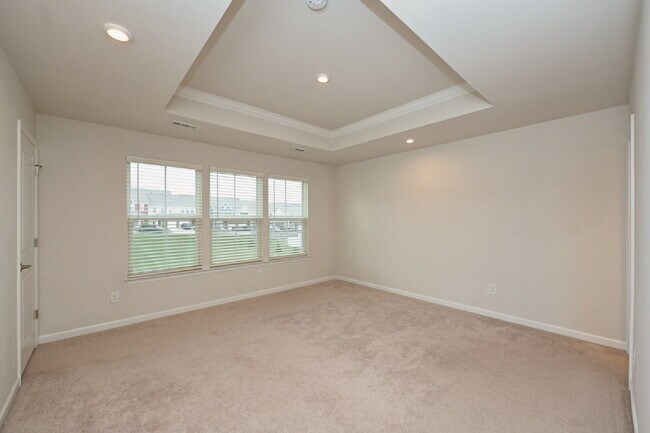 Building Photo - Luxury townhome in a prime Goodlettsville location just minutes to Nashville!