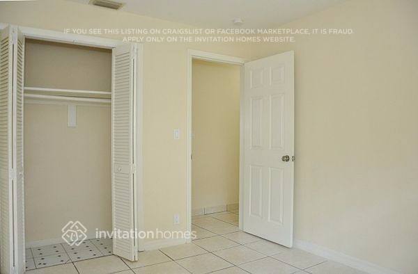 Building Photo - 1380 SW 26th Terrace