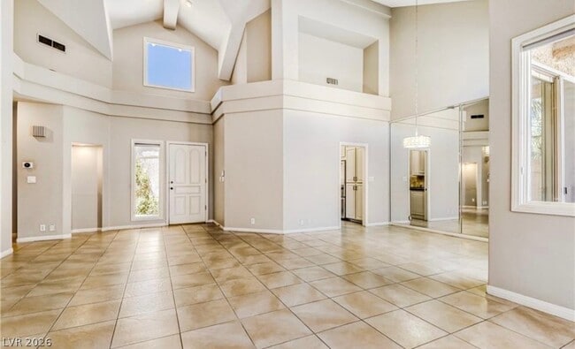 Building Photo - 8243 Round Hills Cir