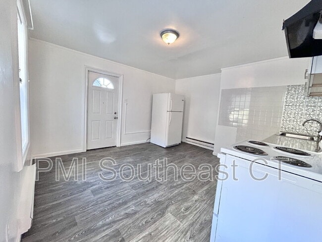 Building Photo - 187 Laurel Hill Ave