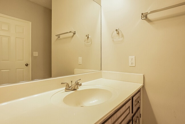 Building Photo - Charming 3 Bedroom Home in Graniteville