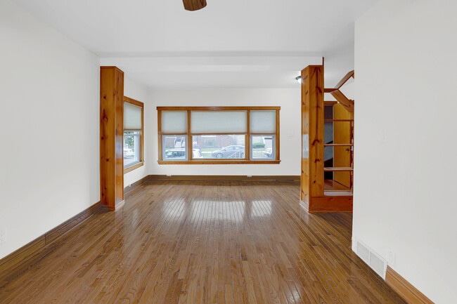 Building Photo - 5535 S Kildare Ave