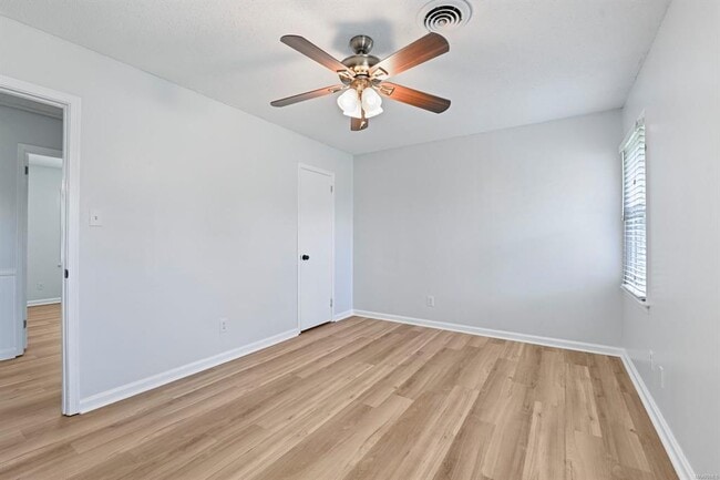 Building Photo - 111 Lori St