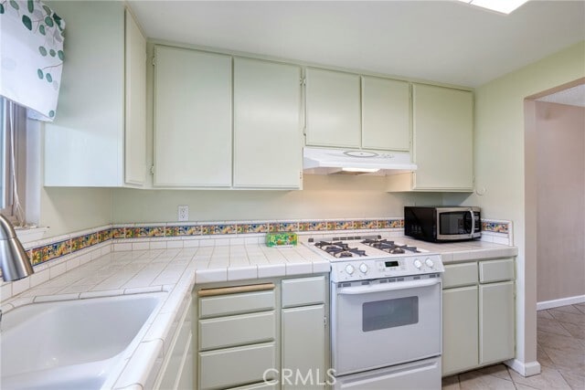 Building Photo - 245 Doverfield Dr