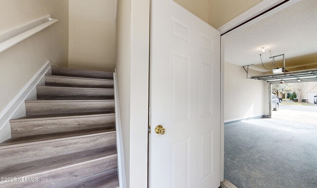 Building Photo - 7214 Deerfoot Cir