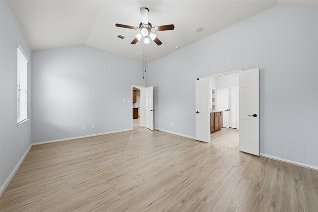 Building Photo - 24039 Via Renata Dr