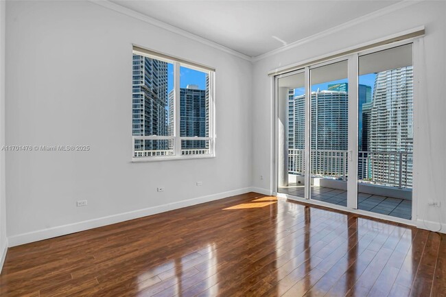 Building Photo - 801 Brickell Key Blvd