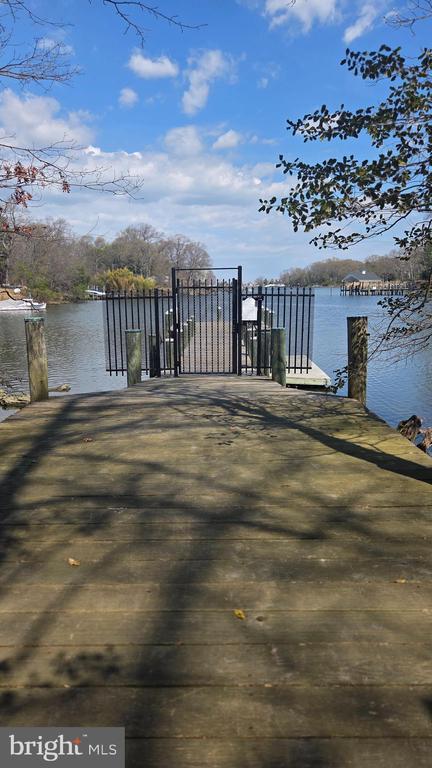 Building Photo - 223 Wintergull Ln