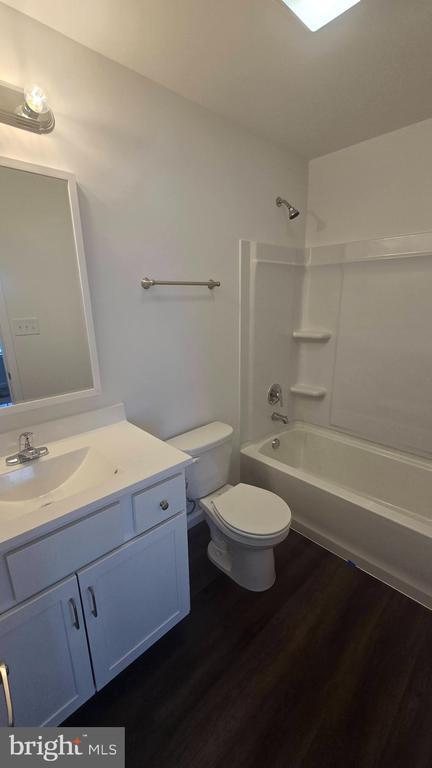 Building Photo - 14 Snowdrop Ct