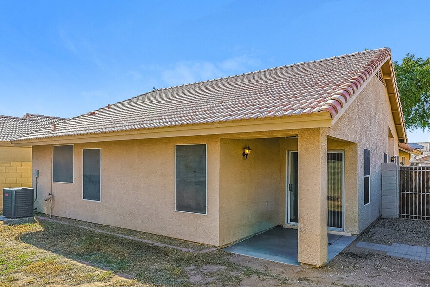 Building Photo - 2625 S 156th Ave
