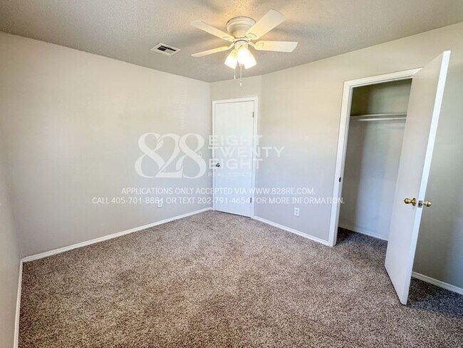 Building Photo - NICE 3 BED/1.5 BATH ON QUIET CUL-DE-SAC IN...