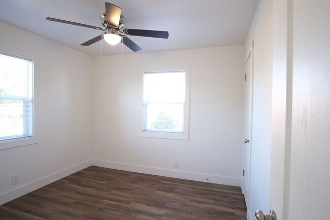 Building Photo - 3 Bedroom 1 Bath -COMING SOON