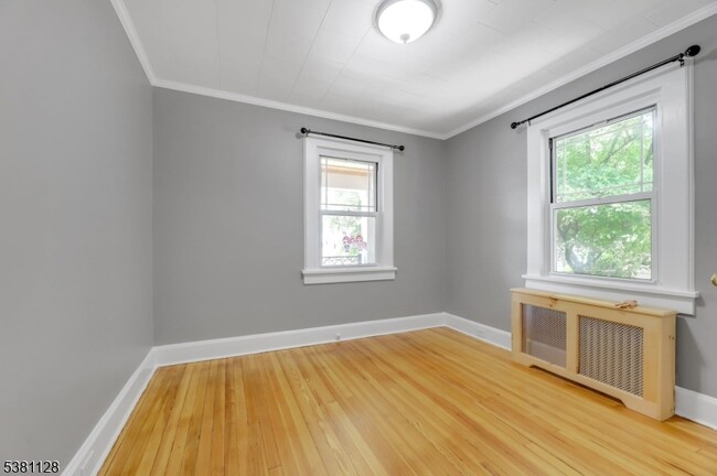 Building Photo - 13-35 4th St