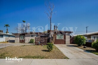 Building Photo - 3904 W El Parque Ave