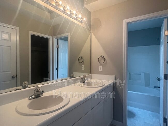 Building Photo - 5152 Limewood St