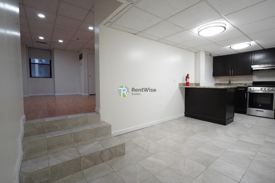 Building Photo - 62 Boylston St