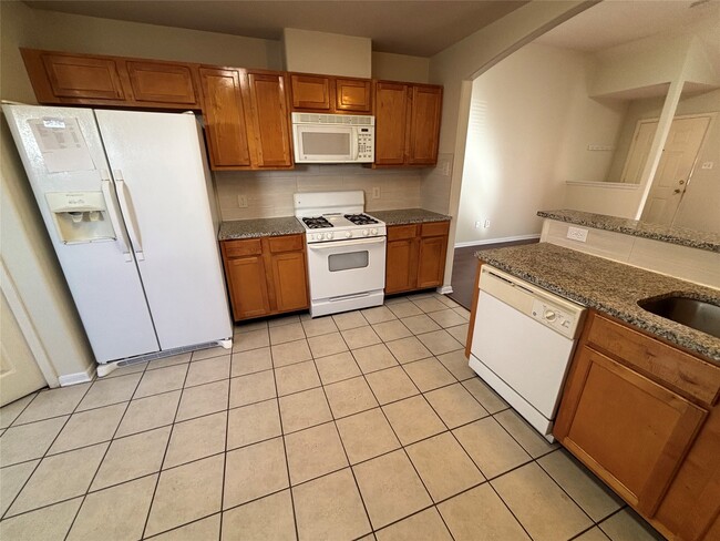 Building Photo - 6302 Ballina Meadows Ct