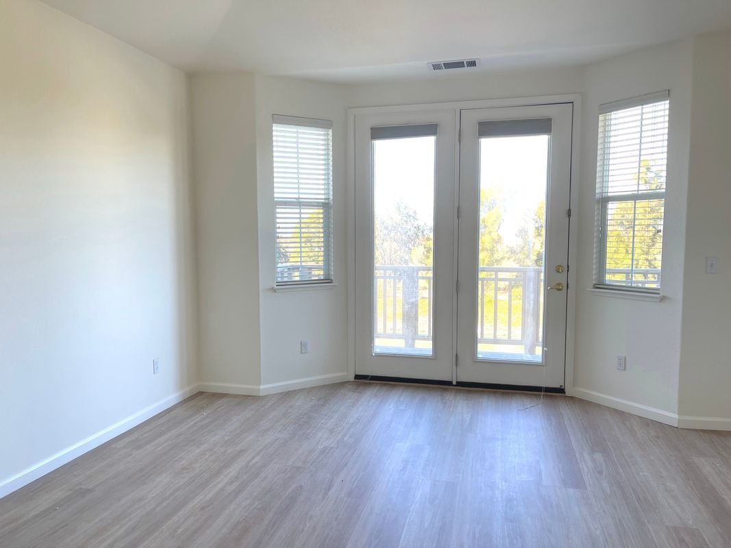 Building Photo - 1065 Rockport Ave