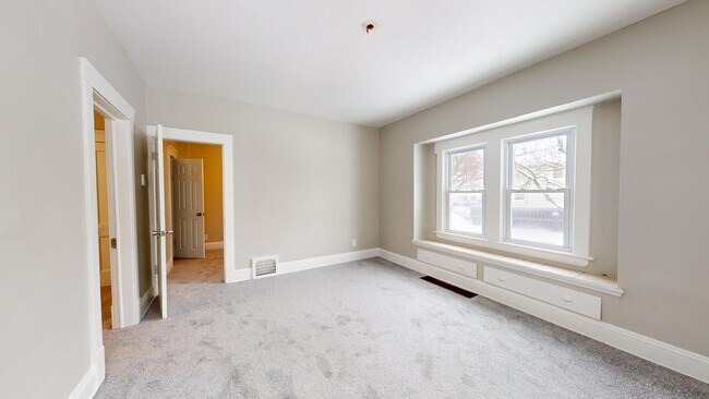 Building Photo - 4500 W 39th St