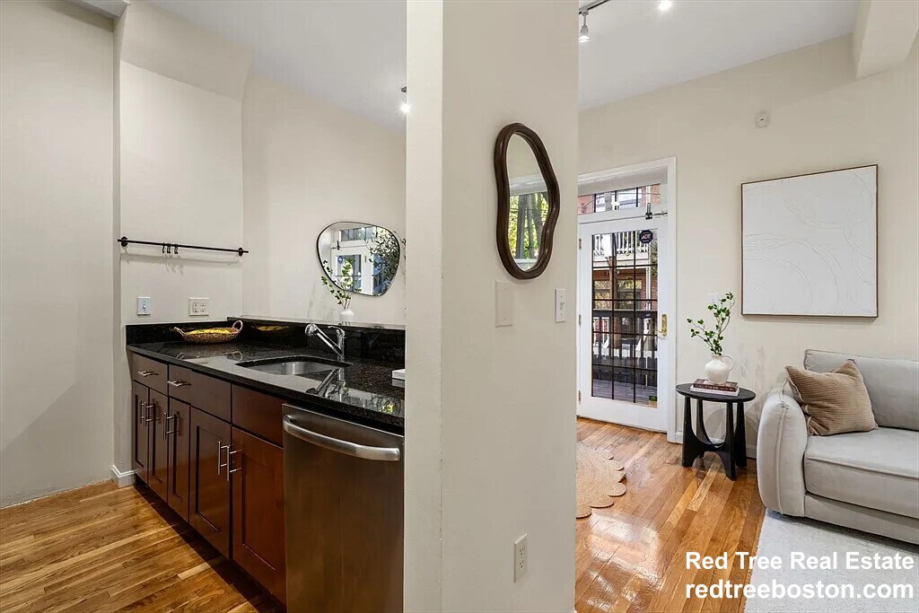 Building Photo - 59 Fort Ave