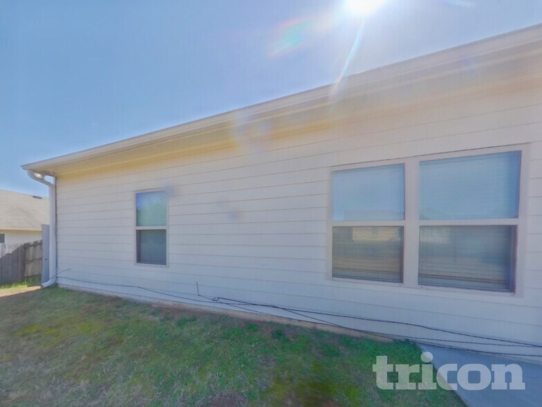 Building Photo - 3663 Shale Ln SE