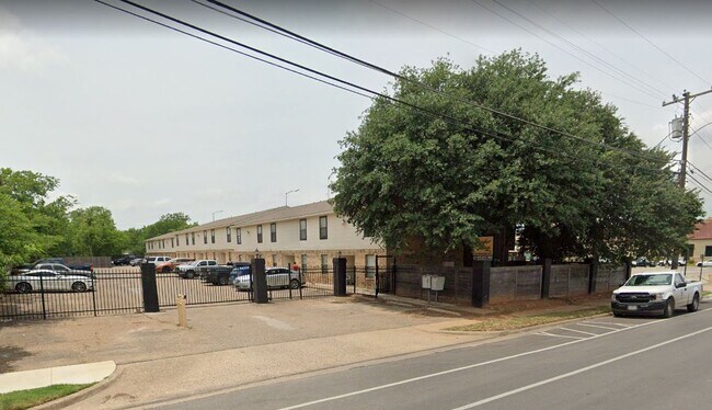 Building Photo - 609 S 5th St