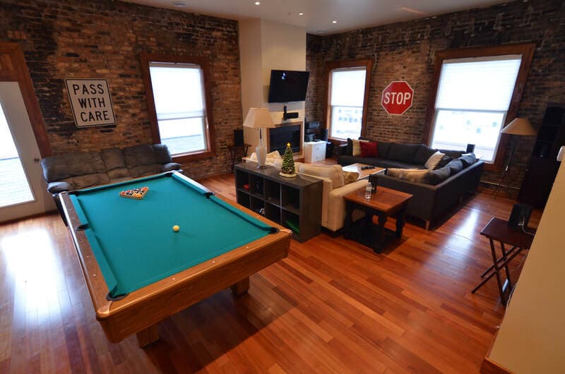 Building Photo - 418 Shelden Ave