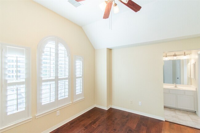 Building Photo - 2026 Arbor Cove