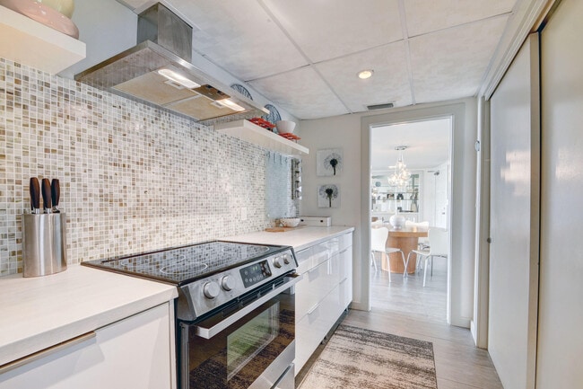 Building Photo - 2780 S Ocean Blvd