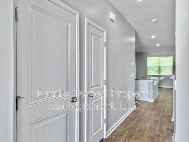 Building Photo - 422 Blue Elderberry Run