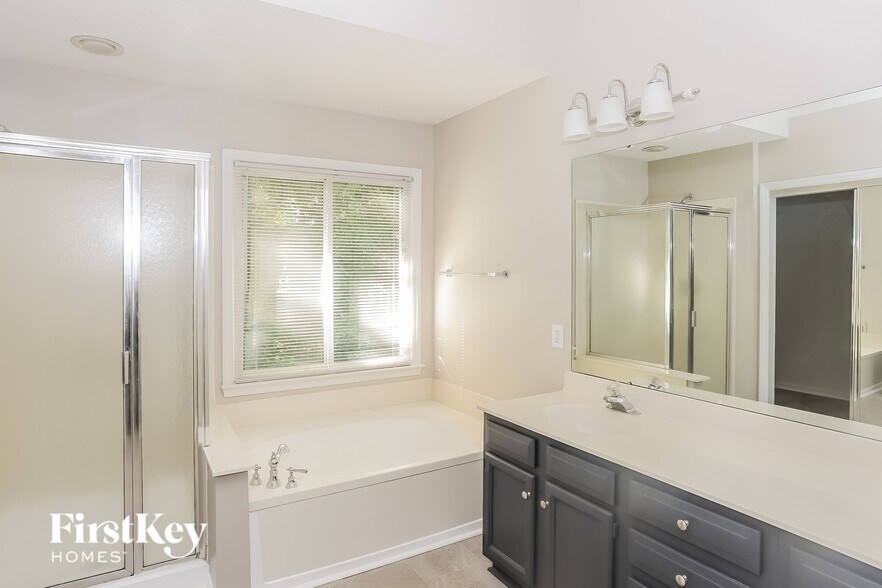 Building Photo - 3883 Meadow Ridge Dr NW