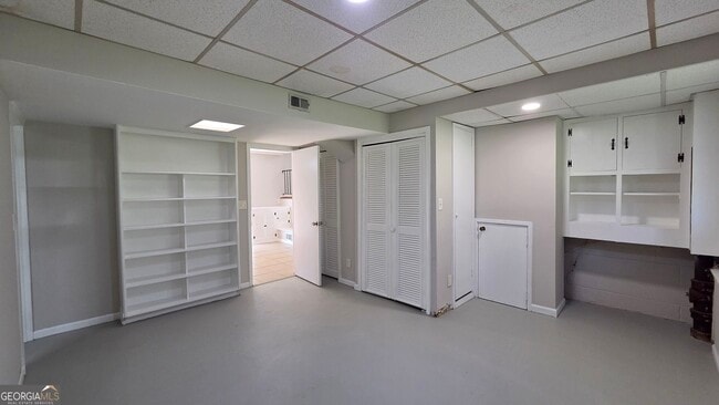 Building Photo - 715 Barnesdale Dr