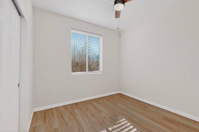 Building Photo - 4 Avenida Vista Esquisita