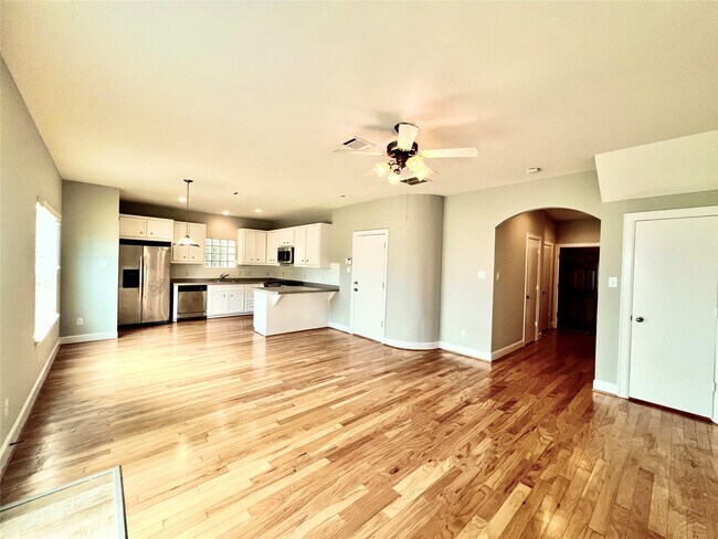 Building Photo - 3731 Main Poplar Dr