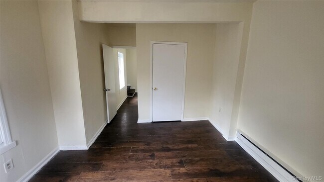 Building Photo - 67 Academy St