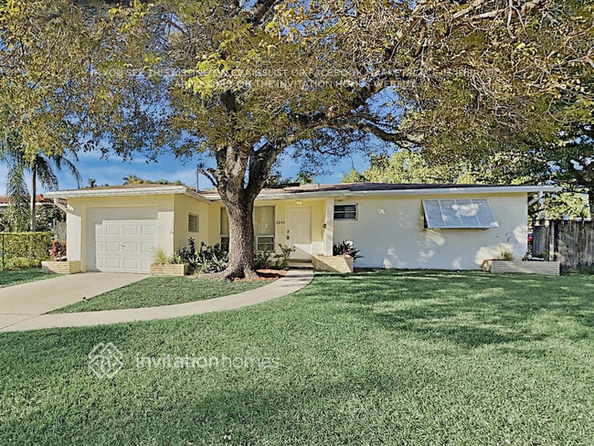 Building Photo - 3241 Pierce St