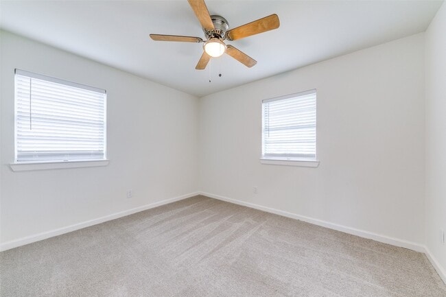 Building Photo - 2917 Dale Dr