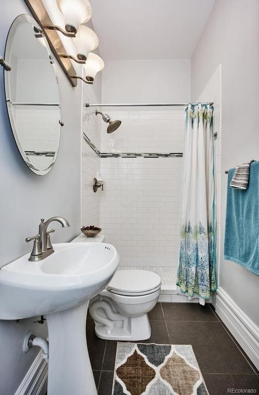 Main floor bathroom - 918 E 16th Ave