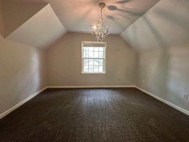 Building Photo - 1531 Cordova Rd