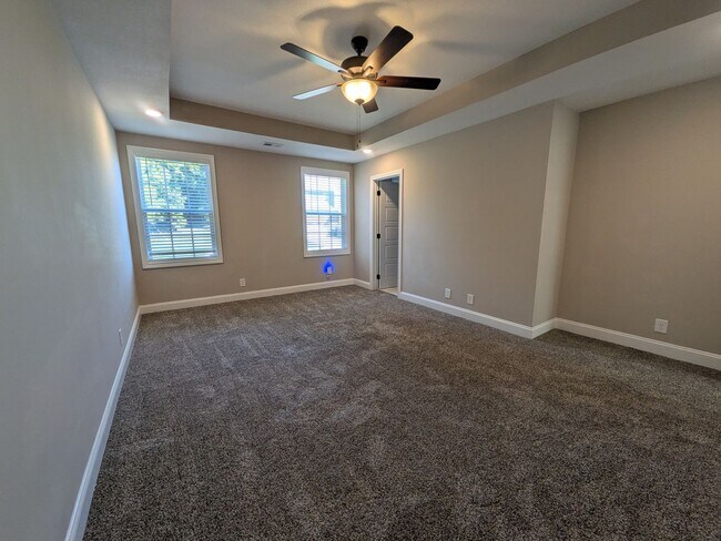 Building Photo - 816 Lutz Ln