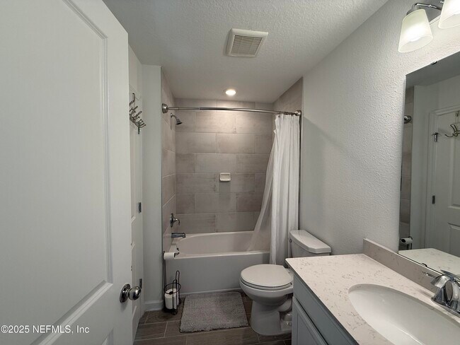 Building Photo - 72 Bramble Ct