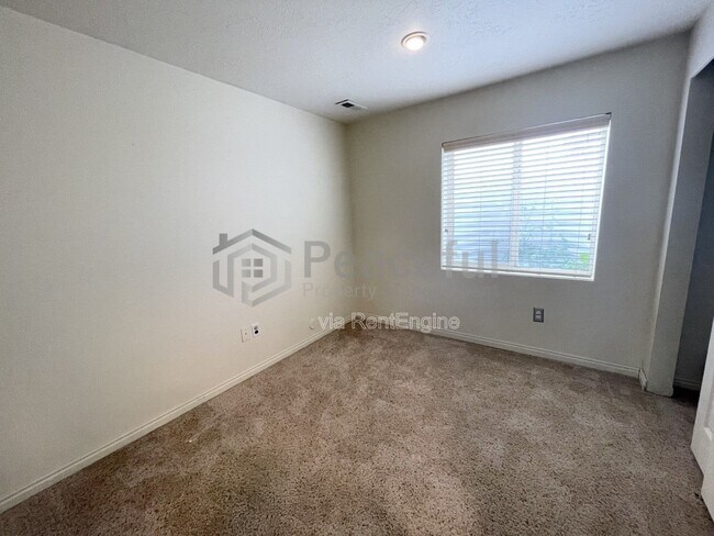 Building Photo - 6975 Kokopelli Ct