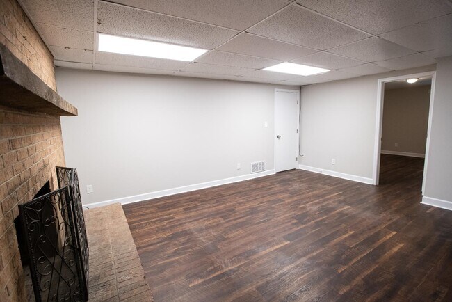 Building Photo - 9100 Nash Ave