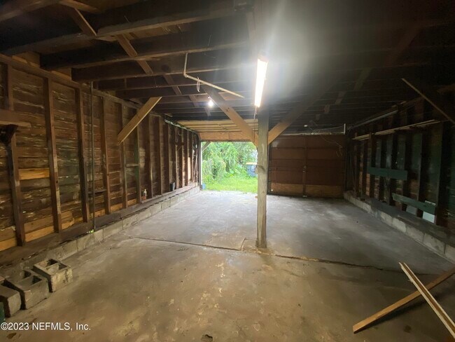 Building Photo - 2317 Bertha St