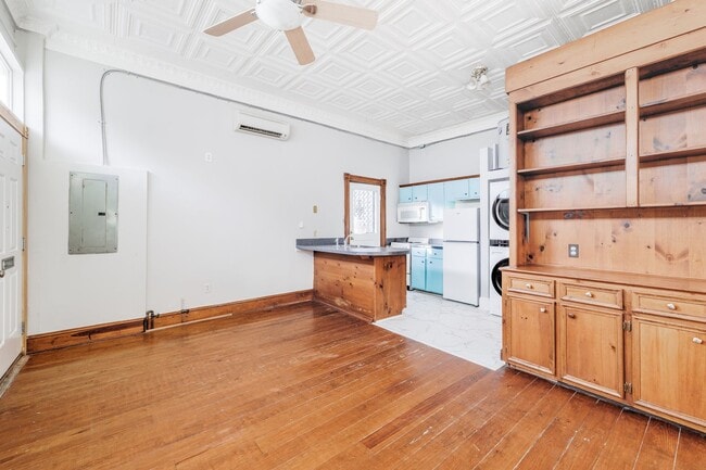 Building Photo - Heart of the Fan "True Studio" Apartment f...