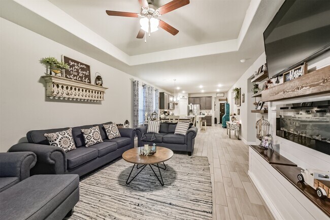 Building Photo - 123 Buttonwood Ct