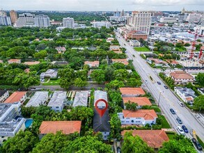 Building Photo - 411 Santander Ave