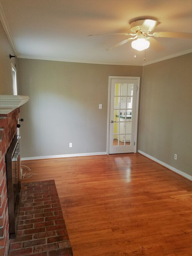 Building Photo - Spacious ranch home for rent