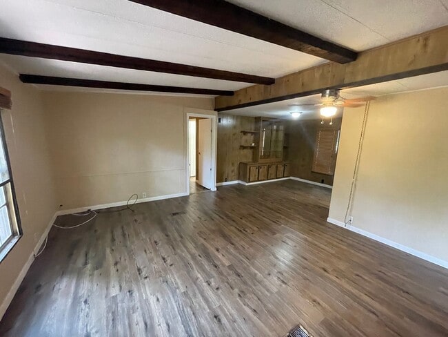 Building Photo - NEW ON MARKET /// RIVER FRONT CABIN AVAILABLE!!